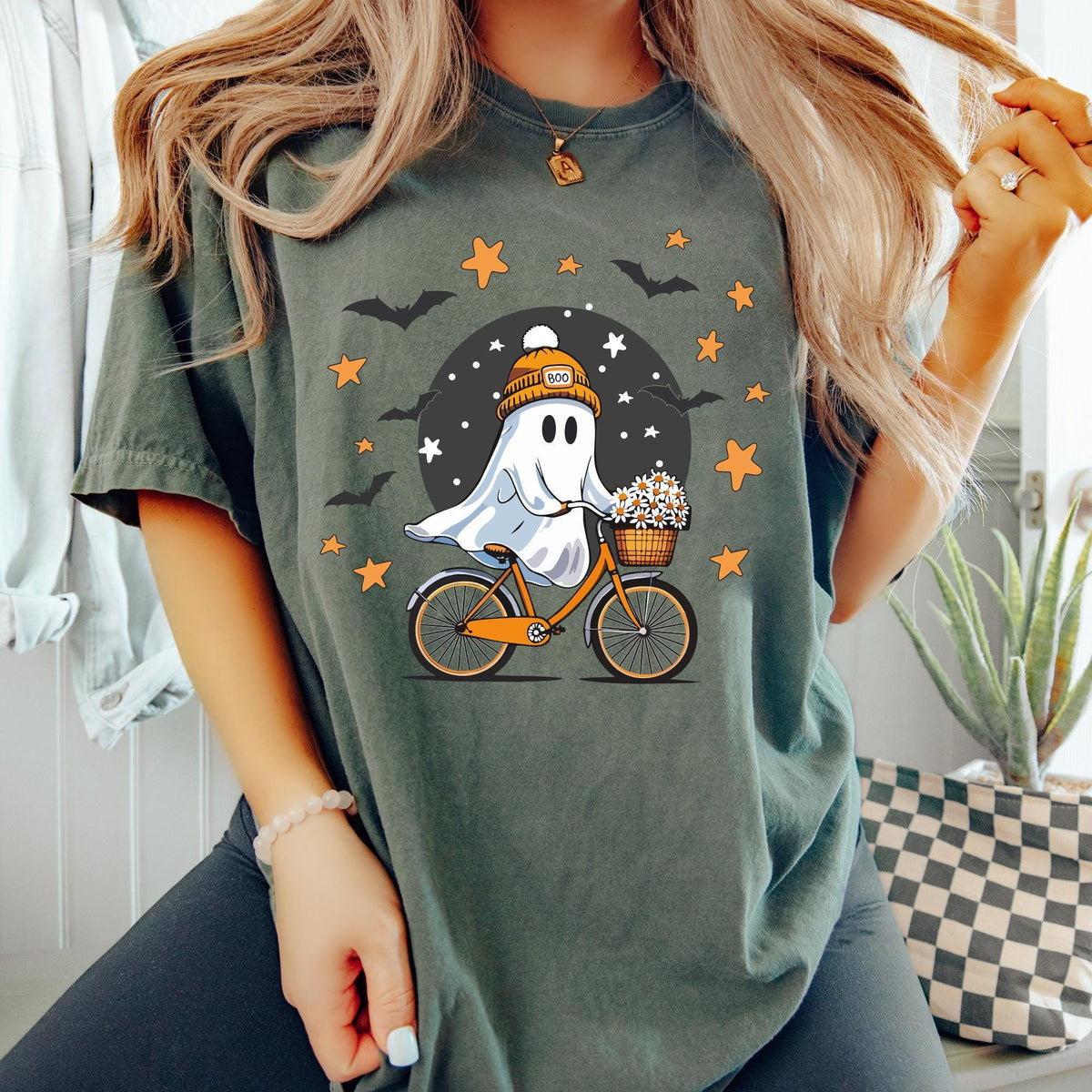 Comfort Colors® Cute Halloween Ghost Shirt, Halloween Women's Shirt, Halloween Party Shirt, Spooky Season Shirt, Autumn Shirt, Fall T-shirts
