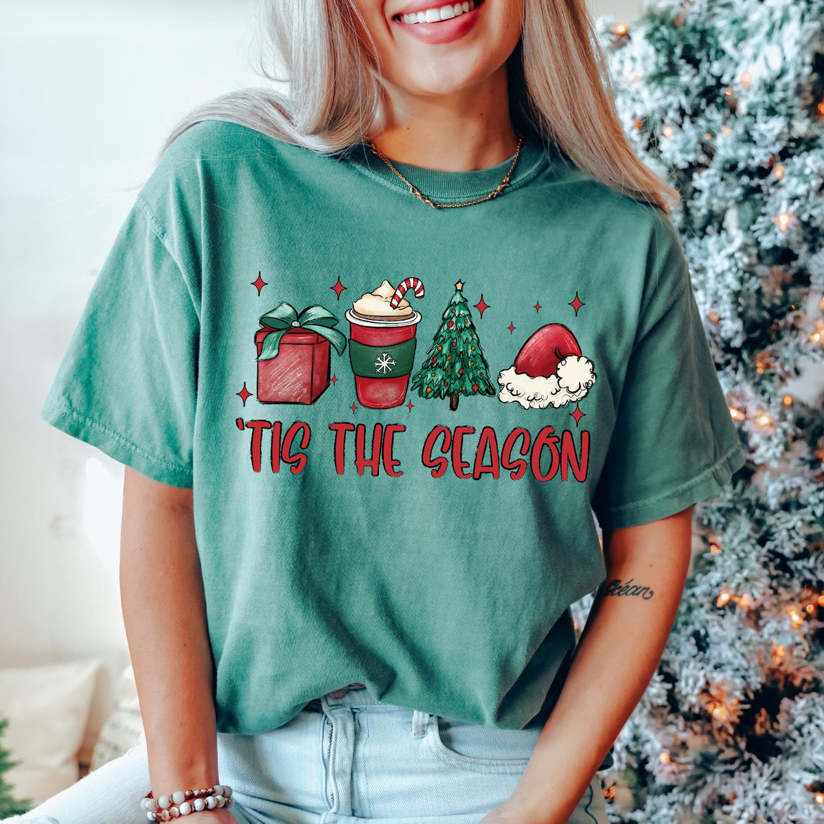 Tis The Season Shirt Comfort Colors®, Coquette Bow Christmas Shirt, Retro Christmas Crewneck, Merry Christmas Shirt, Girly Christmas T-shirt