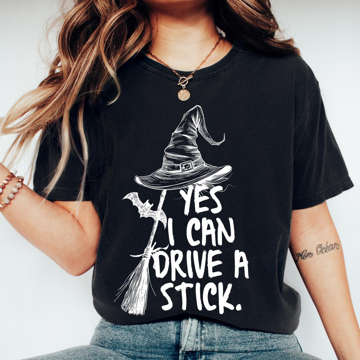 Yes I Can Drive A Stick T Shirt, Funny Halloween Witch Tee for Women, Cute Halloween Gifts Top, Witchy Costume Outfit, Spooky Party T-shirts