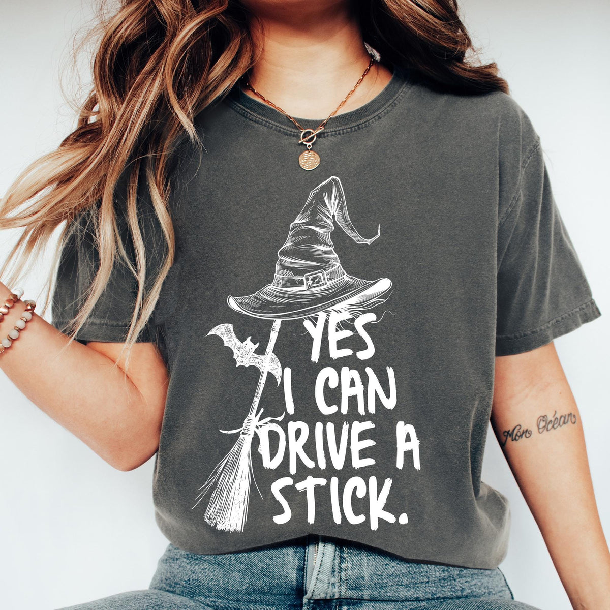 Yes I Can Drive A Stick T Shirt, Funny Halloween Witch Tee for Women, Cute Halloween Gifts Top, Witchy Costume Outfit, Spooky Party T-shirts