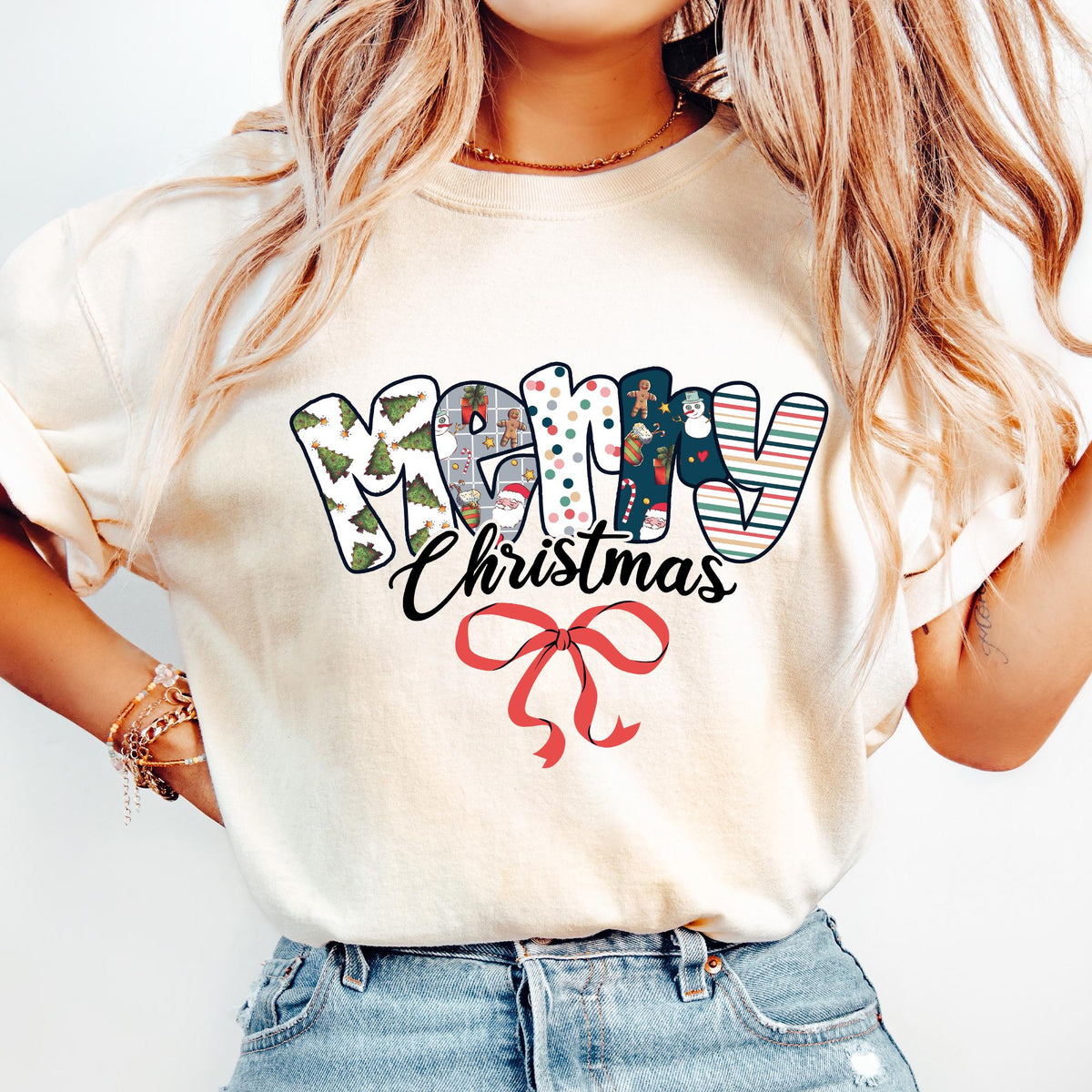 Merry Christmas Shirt, Comfort Colors®, Holiday Tee, Cute Xmas Shirt, Christmas Bow T-shirt, Cozy Holiday Top Women, Trendy Christmas Shirts
