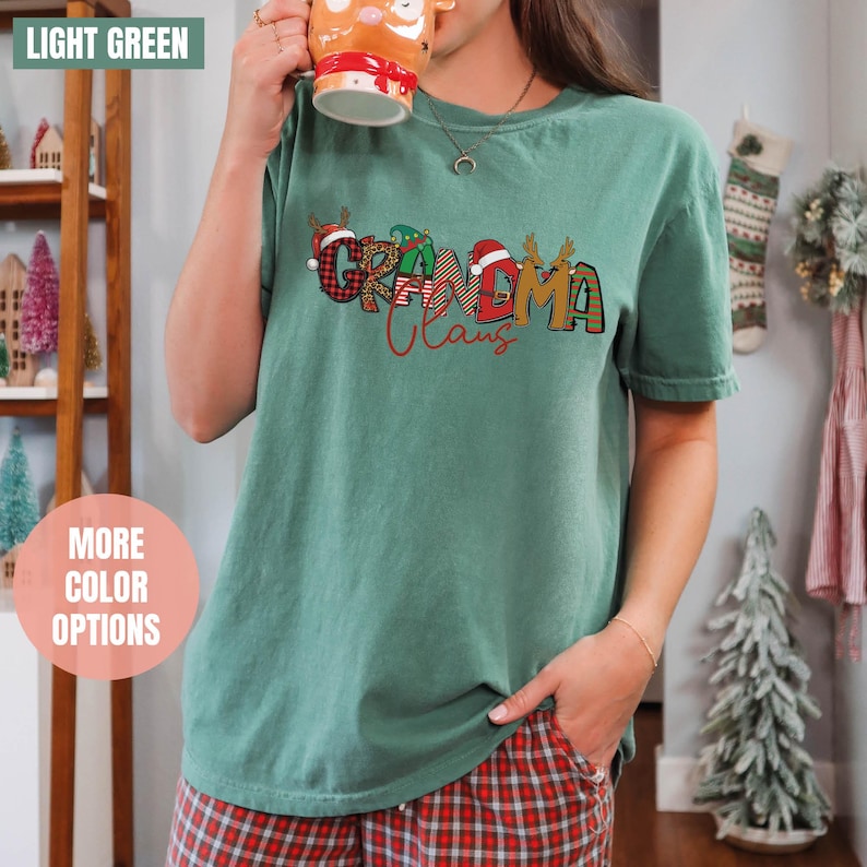 Christmas Grandma Claus Comfort Colors T-Shirt (2XL-3XL-4XL)