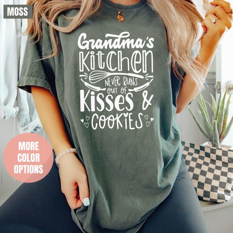 Grandmas Never Run Out Of Hugs And Cookies Comfort Colors T-Shirt (S-M-L-XL)