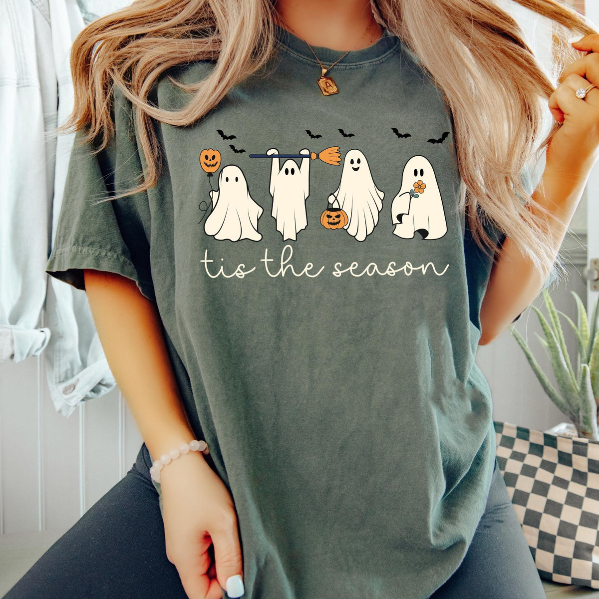Tis The Season Halloween Shirt, Halloween Comfort Colors® Shirt, Retro Ghost Shirts, Cute Fall Shirt, Pumpkin Season, Women's Halloween Tees