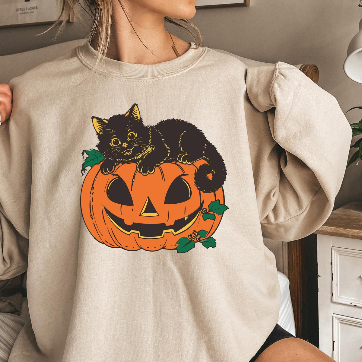 Black Cat Pumpkin Sweatshirt, Halloween Sweatshirt, Black Cat Halloween Sweatshirt, retro Halloween Sweater, Spooky Pumpkin Halloween Shirts
