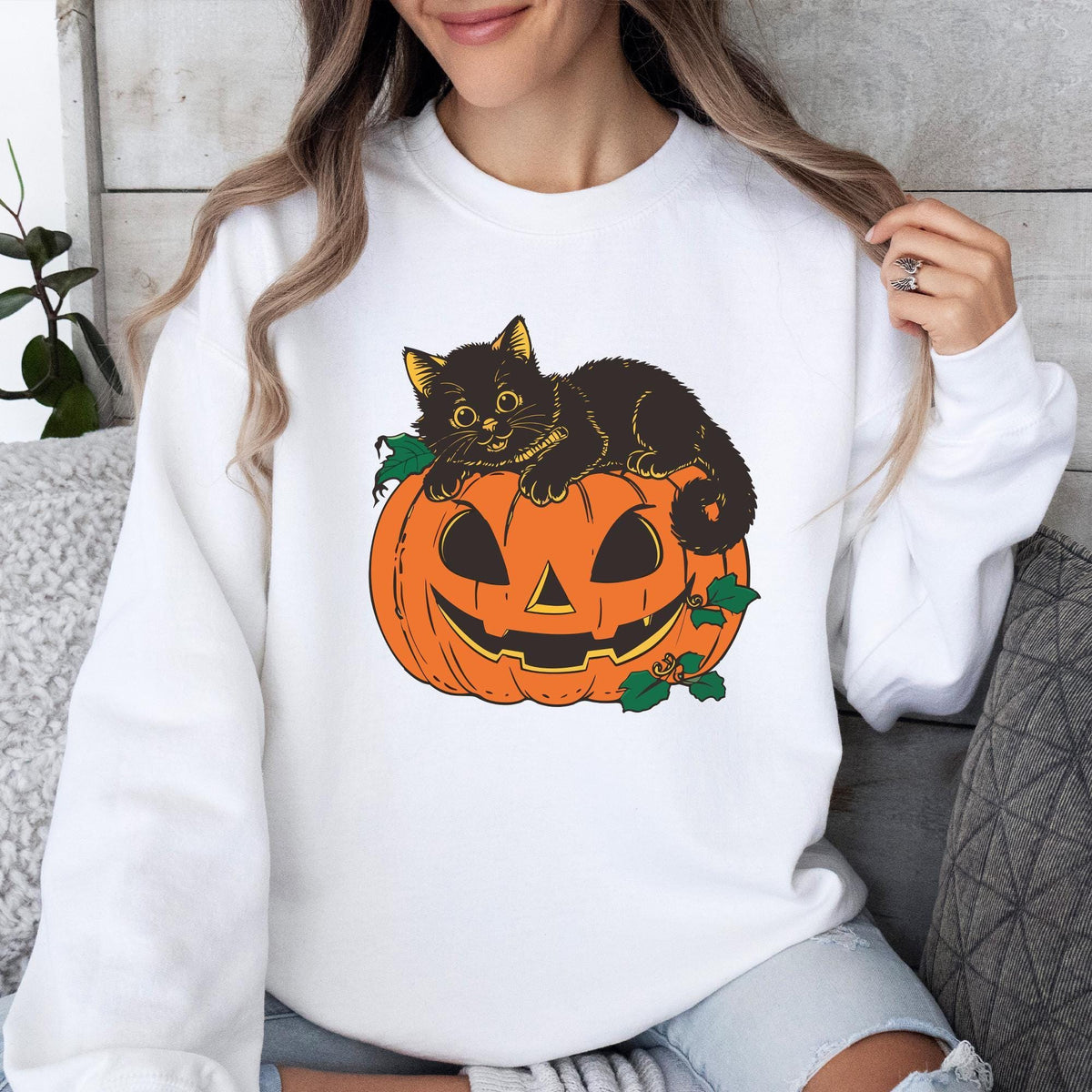 Black Cat Pumpkin Sweatshirt, Halloween Sweatshirt, Black Cat Halloween Sweatshirt, retro Halloween Sweater, Spooky Pumpkin Halloween Shirts