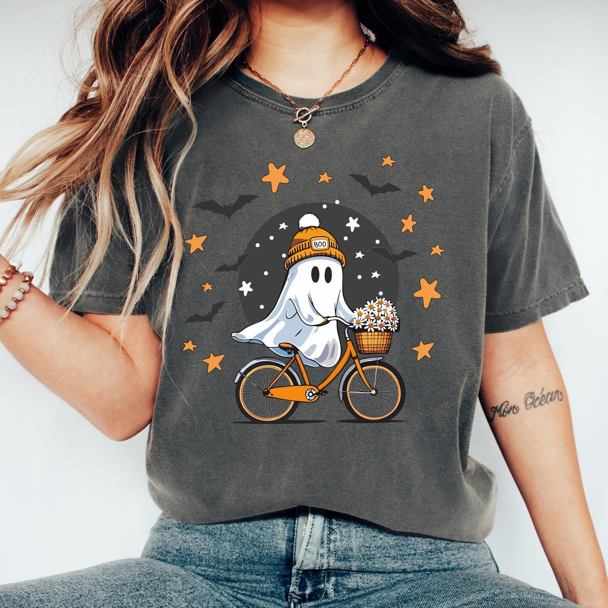 Comfort Colors® Cute Halloween Ghost Shirt, Halloween Women's Shirt, Halloween Party Shirt, Spooky Season Shirt, Autumn Shirt, Fall T-shirts
