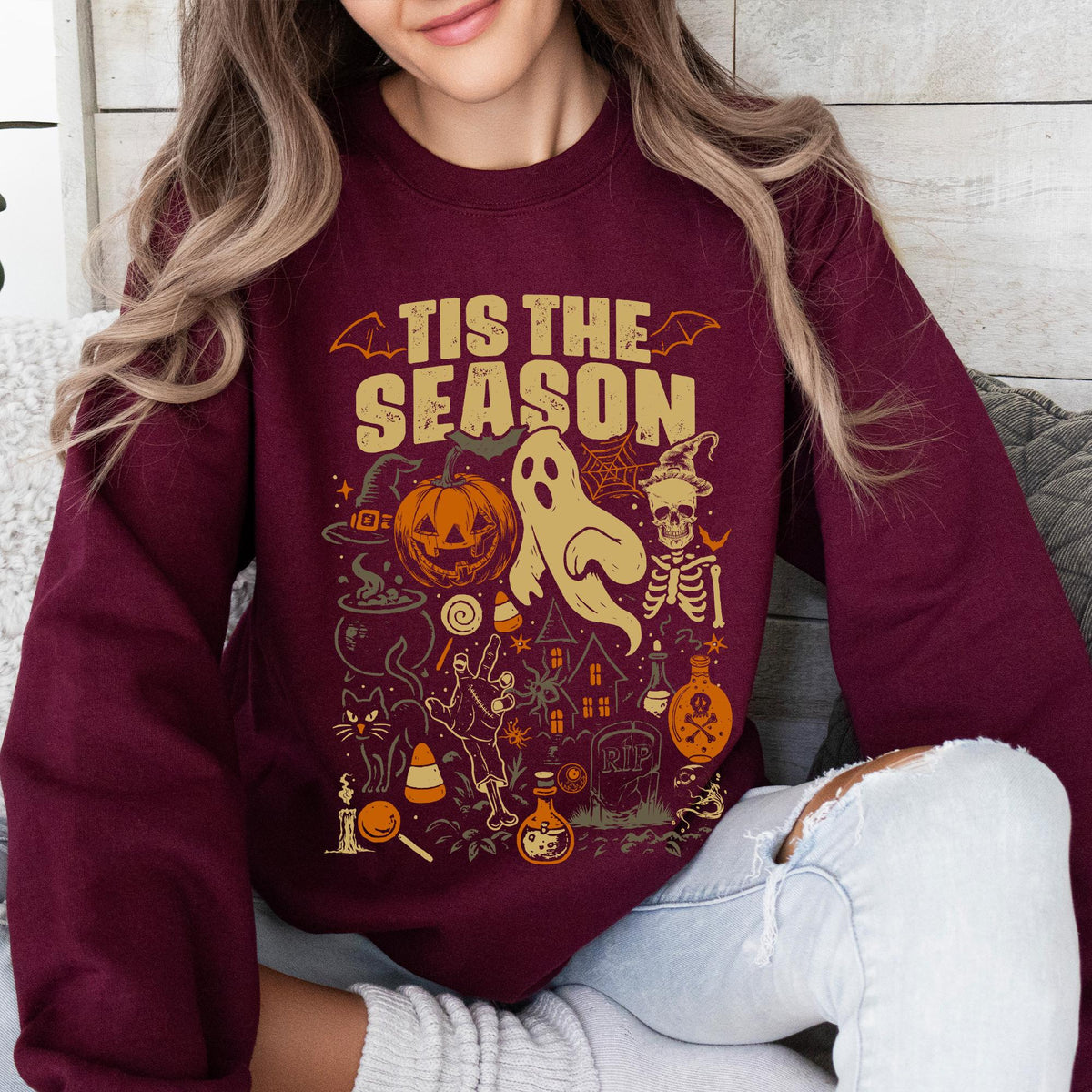 Retro Halloween Sweatshirt, Tis' the Season, Vintage Halloween Aesthetic Shirt, Pumpkin Ghost Oversized Sweatshirt, Women's Halloween Tshirt