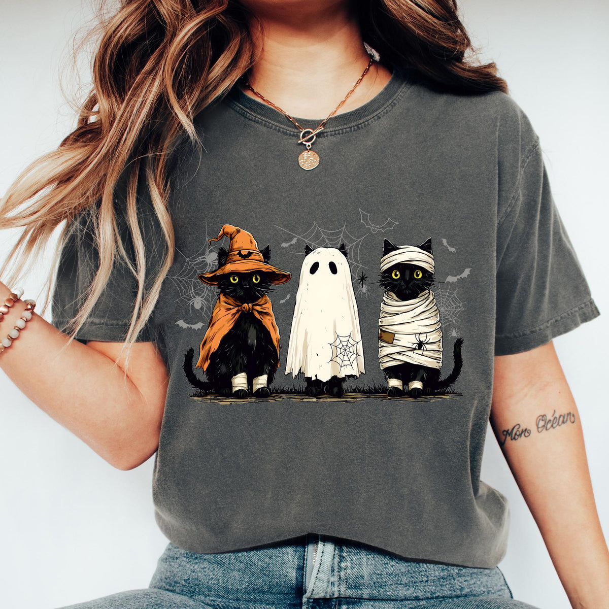 Black Cat Pumpkin Sweatshirt, Ghots Cat T-shirt, Gothic Halloween Cat Mama T-shirt, Autumn Black Cat Sweatshirt, Retro Halloween Shirt, Fall