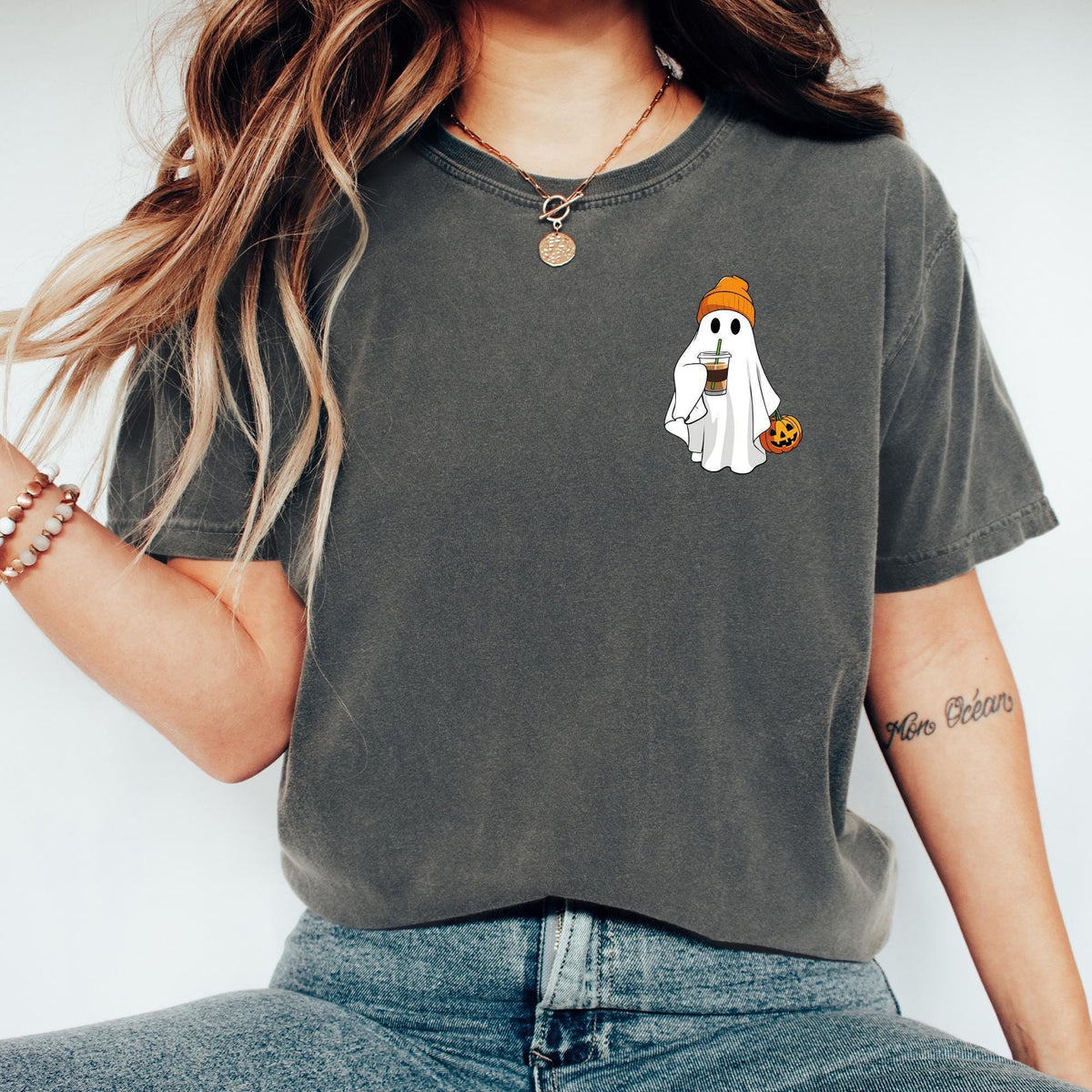 Comfort Colors® Сute Ghost Coffee Shirt, Сute Little Ghost Iced Coffee t-shirt, Ghost Coffee Shirt, Halloween Coffee Lovers, Boo Ghost Shirt