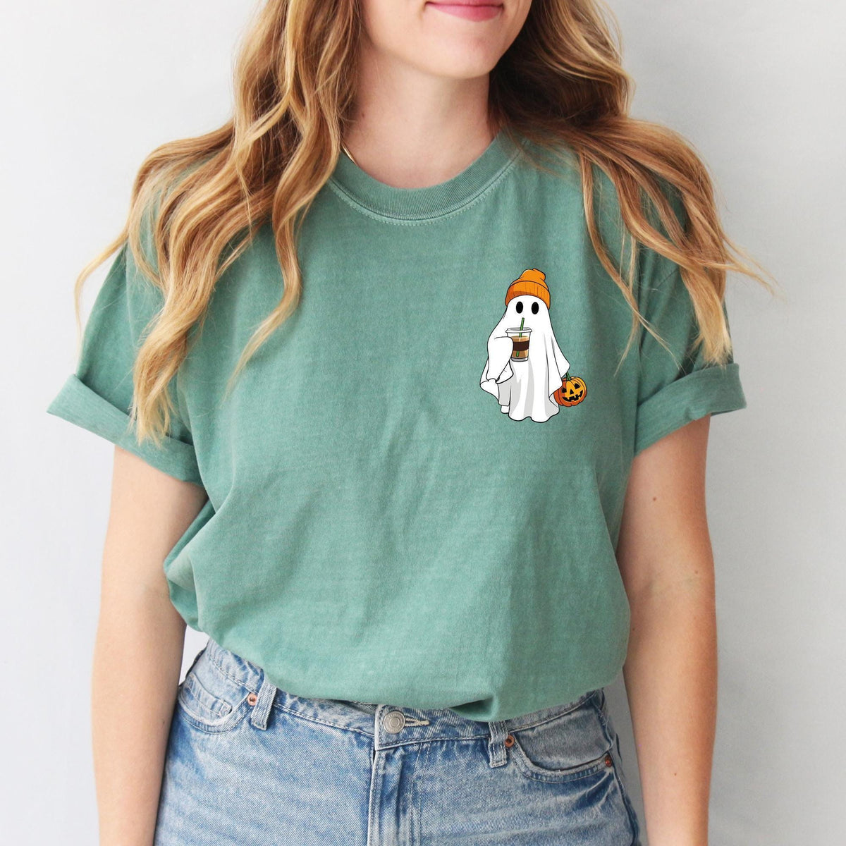Comfort Colors® Сute Ghost Coffee Shirt, Сute Little Ghost Iced Coffee t-shirt, Ghost Coffee Shirt, Halloween Coffee Lovers, Boo Ghost Shirt