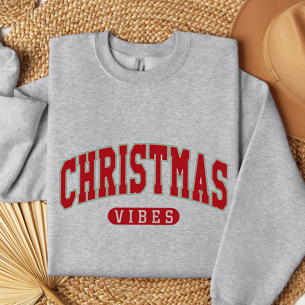 Retro Christmas Vibes Sweatshirt, Womens Christmas Sweatshirt, Holiday Sweatshirt, Cute Christmas Sweatshirt, Winter Tshirt, Christmas Gifts