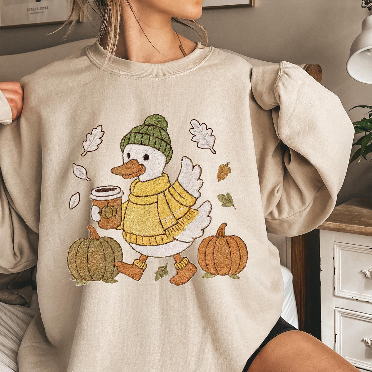 Trendy Cute Fall Duck Sweatshirt, Cozy Autumn Coffee T-shirt, Preppy Duck Pullover, Trendy Thanksgiving Sweater, Pumpkin Patch Duck T-shirts