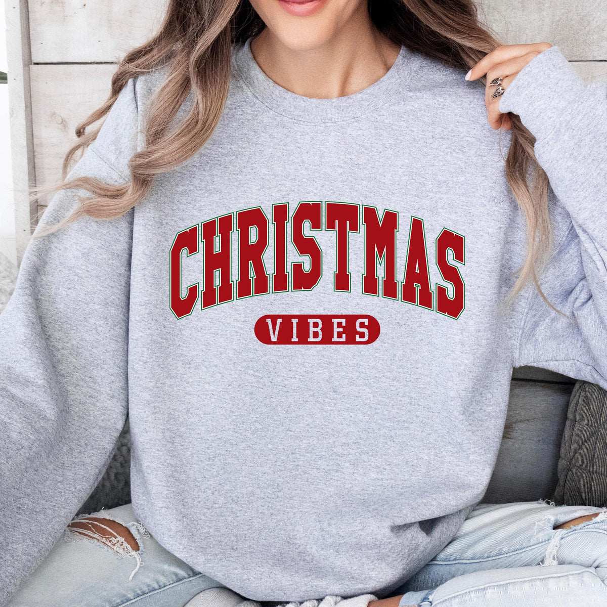 Retro Christmas Vibes Sweatshirt, Womens Christmas Sweatshirt, Holiday Sweatshirt, Cute Christmas Sweatshirt, Winter Tshirt, Christmas Gifts