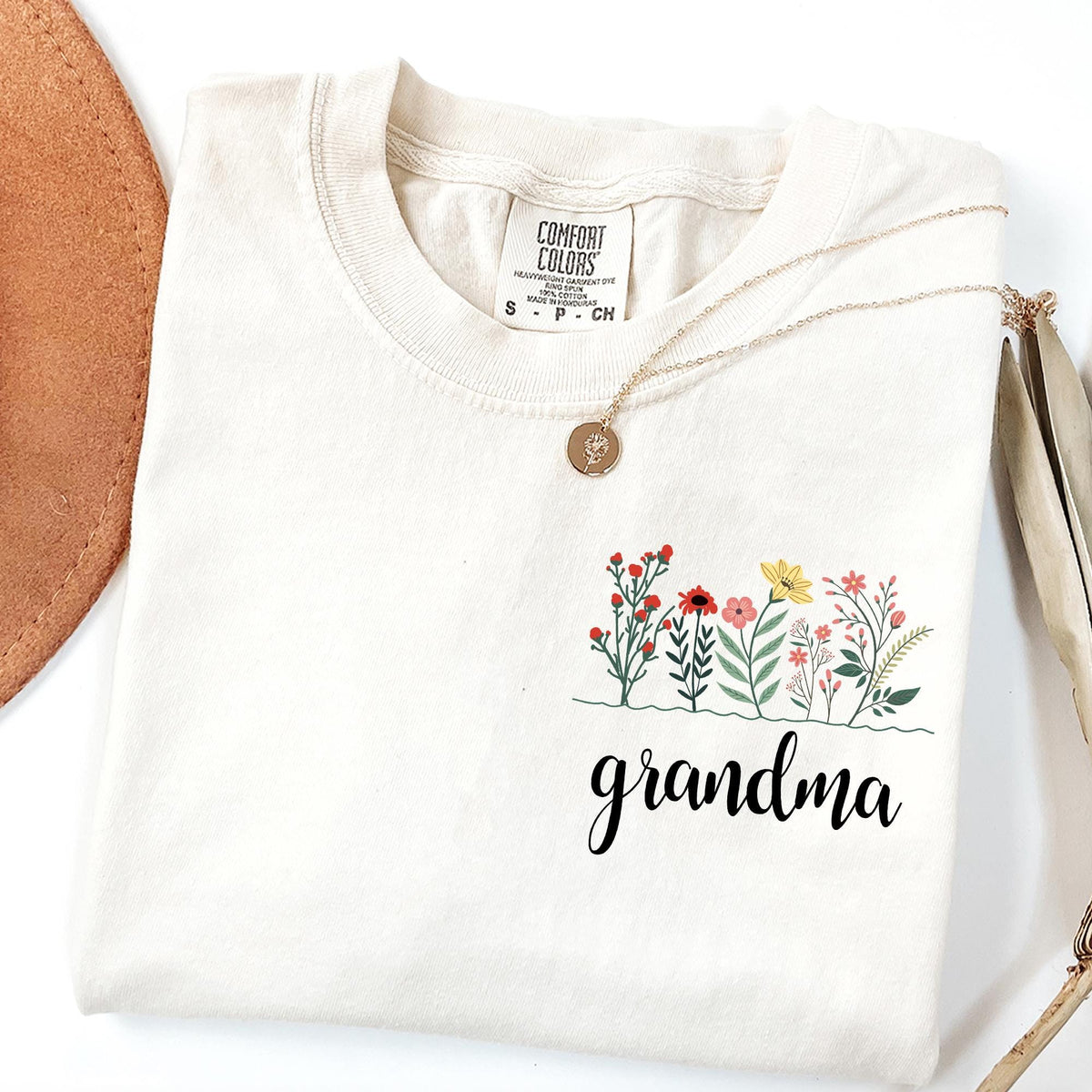 Comfort Colors® Personalize Floral Grandma Shirt, Mothers Day Gift For Grandma, New Nana Shirt, Gigi Mimi Shirt, Nana Shirt, Granny T-shirts
